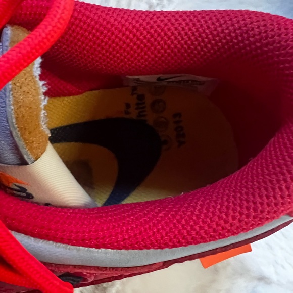 Nike 2019
Off-White x Dunk Low 'University Red' - Picture 9 of 10